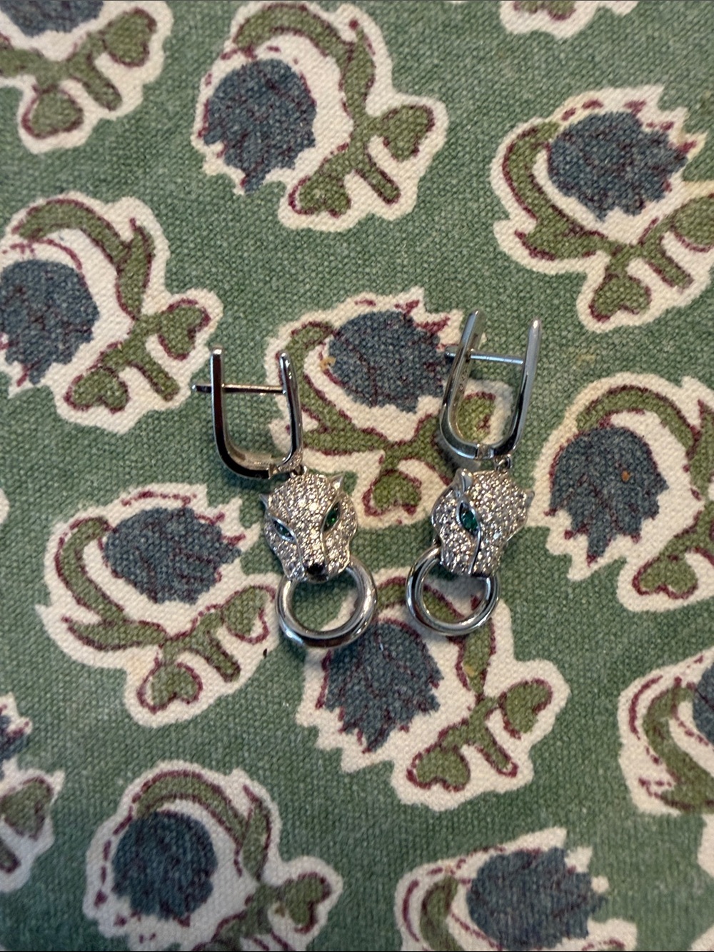 Sterling Silver Rhinestone Leopard Head Hoop Earrings in Silver with Green Eyes